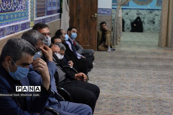 برگزاری مجلس یادبود شهید دلها حاج قاسم سلیمانی در آموزش و پرورش ناحیه یک مشهد