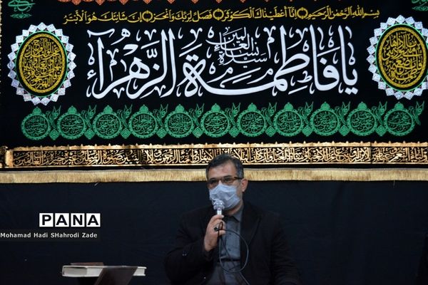 برگزاری مجلس یادبود شهید دلها حاج قاسم سلیمانی در آموزش و پرورش ناحیه یک مشهد