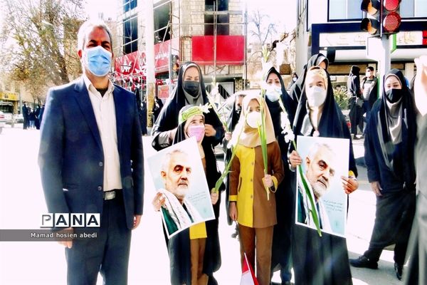 تشییع پیکر شهدای تازه تفحص شده دوران هشت سال دفاع مقدس در چرمهین استان اصفهان