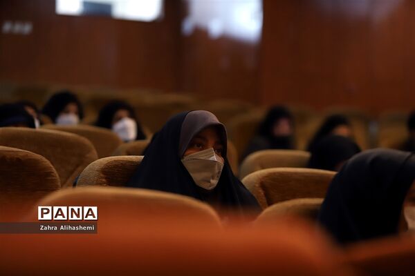 نشست تببین برنامه‌های اجرایی حوزه مشاوره و مراقبت در برابر آسیب‌های اجتماعی