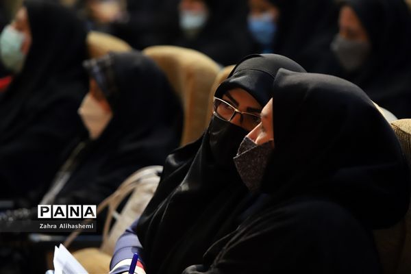 نشست تببین برنامه‌های اجرایی حوزه مشاوره و مراقبت در برابر آسیب‌های اجتماعی