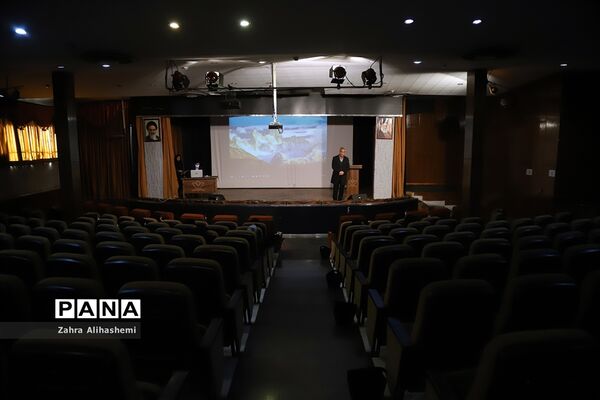 نشست تببین برنامه‌های اجرایی حوزه مشاوره و مراقبت در برابر آسیب‌های اجتماعی