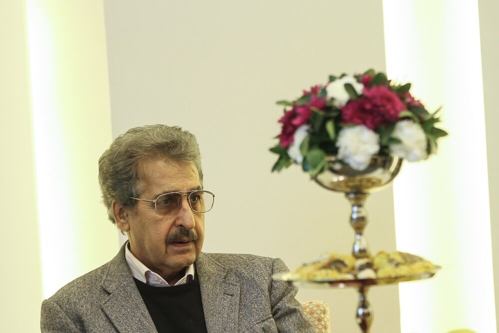 افتتاحیه فیلم دختری با لباس ارغوانی