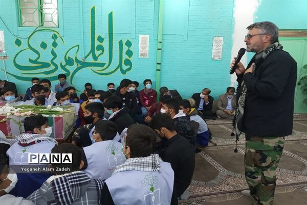 نخستین روز از میهمانی شهدای گمنام در مدارس زاهدان