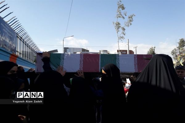 نخستین روز از میهمانی شهدای گمنام در مدارس زاهدان