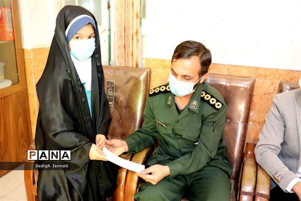 آیین گرامیداشت روز پاسدار در مدارس شهرستان آباده