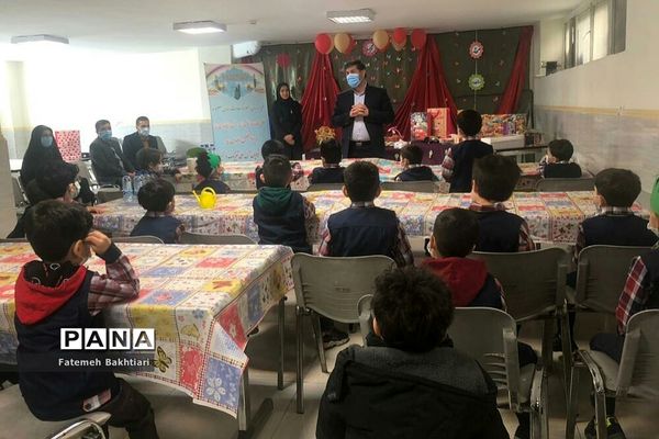 کاشت نهال در مراکز پیش‌دبستانی ناحیه یک شهرری