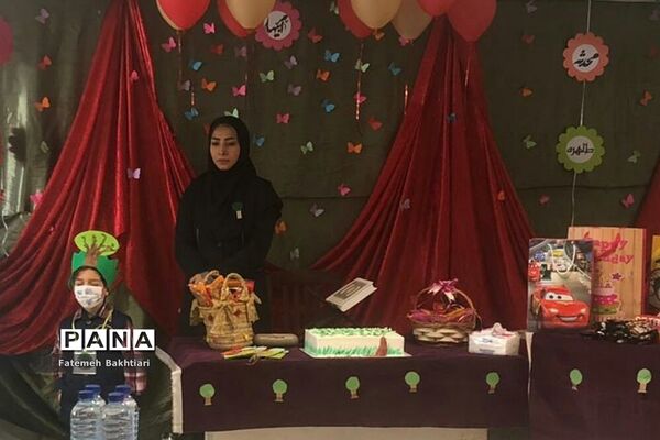 کاشت نهال در مراکز پیش‌دبستانی ناحیه یک شهرری