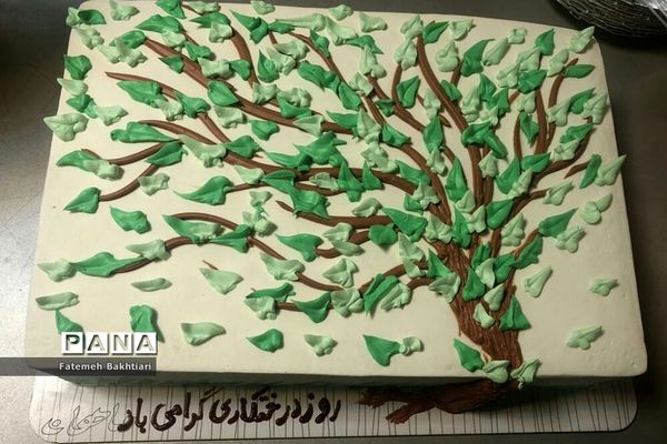 کاشت نهال در مراکز پیش‌دبستانی ناحیه یک شهرری