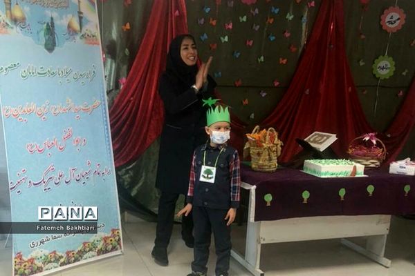 کاشت نهال در مراکز پیش‌دبستانی ناحیه یک شهرری