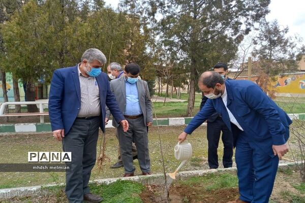 مراسم روز درختکاری در کانون امام خمینی شهر محمدیه (استان قزوین)