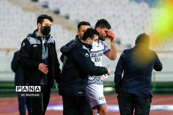 دیدار تیم‌های تیم استقلال و گل‌گهر