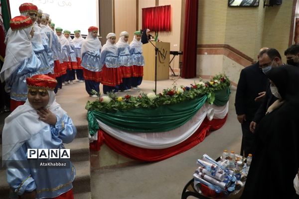 تجلیل از فعالان تربیتی فرهنگی ناحیه پنج تبریز