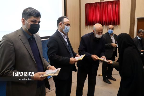 تجلیل از فعالان تربیتی فرهنگی ناحیه پنج تبریز