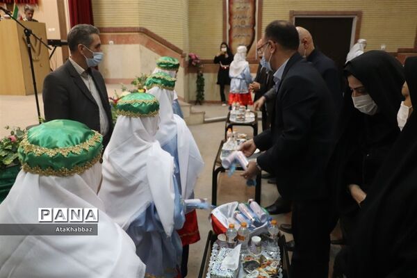 تجلیل از فعالان تربیتی فرهنگی ناحیه پنج تبریز