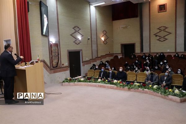 تجلیل از فعالان تربیتی فرهنگی ناحیه پنج تبریز