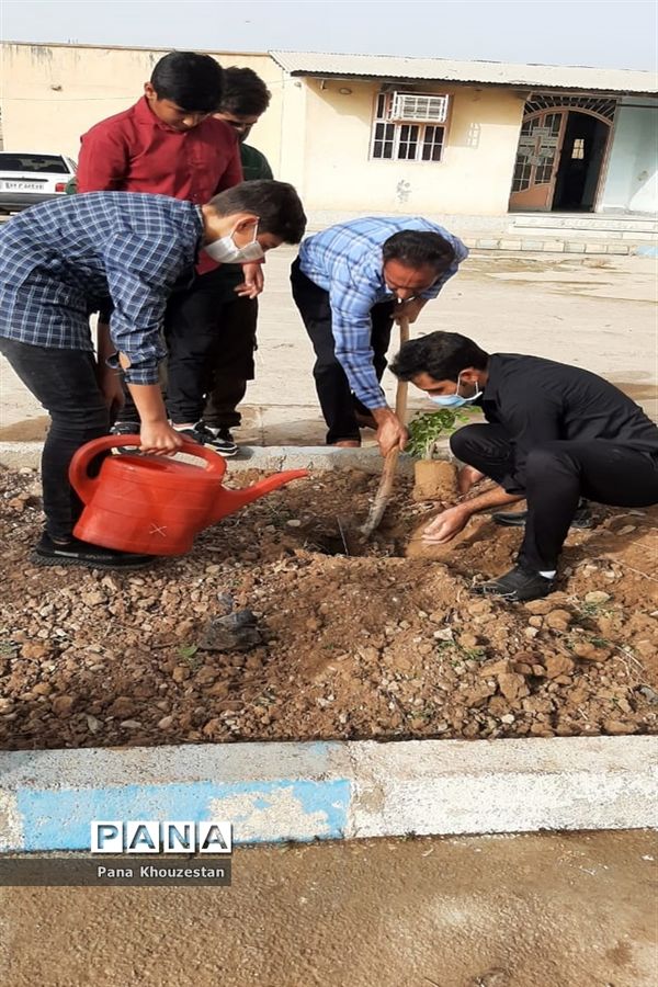 آیین روز درختکاری در مدارس عشایری استان خوزستان