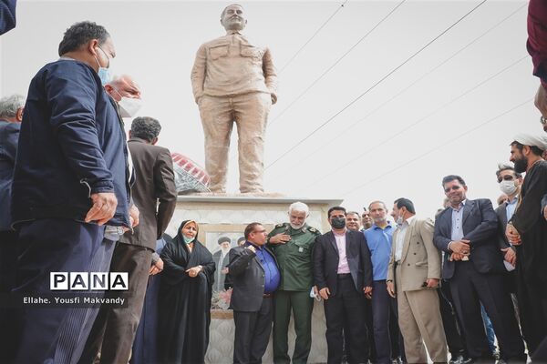 رونمایی از تندیس شهید سپهبد حاج قاسم سلیمانی در شهرستان امیدیه