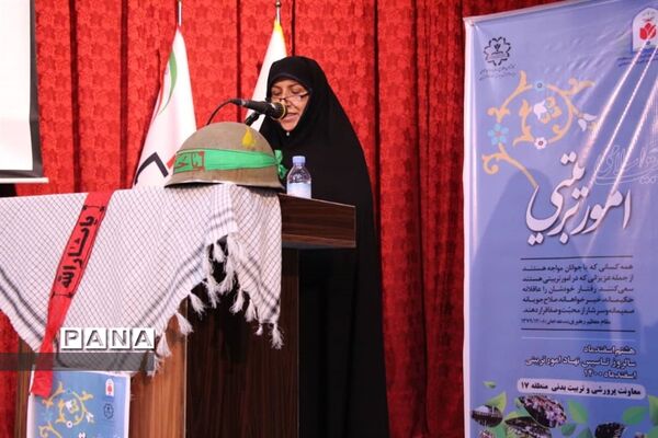تجلیل از طلیعه‌داران حوزه پرورشی در منطقه ۱۷