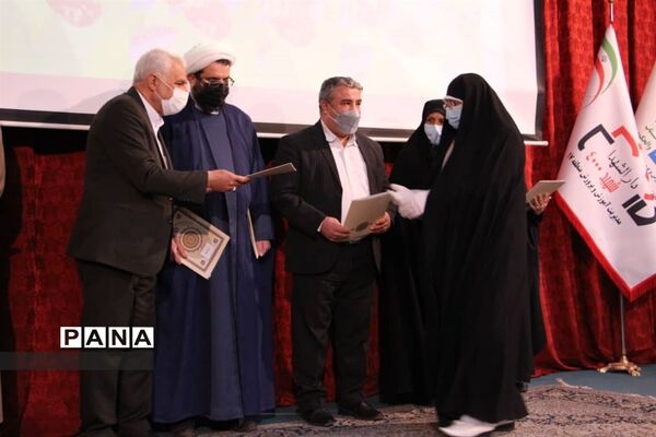 تجلیل از طلیعه‌داران حوزه پرورشی در منطقه ۱۷