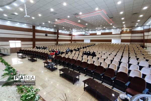 برگزاری مسابقات مناظره دانش‌آموزی در آباده