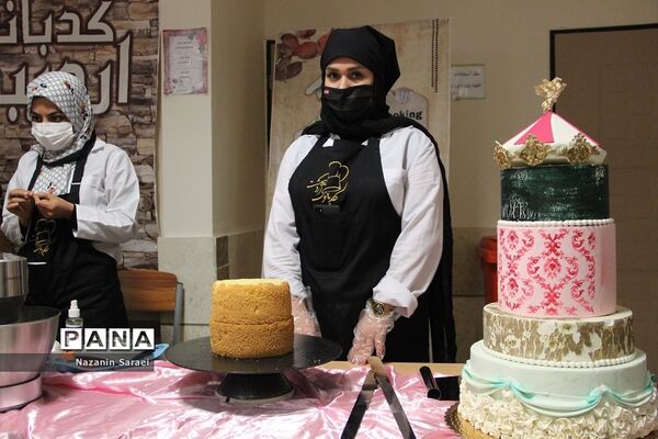 نمایشگاه شیرینی، کیک، شکلات و دسرهای خانگی در اسلامشهر