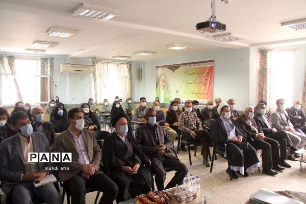 برگزاری یادواره شهدا در دبیرستان فرزانگان دکتر عادلی