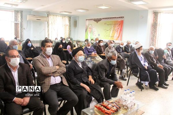 برگزاری یادواره شهدا در دبیرستان فرزانگان دکتر عادلی