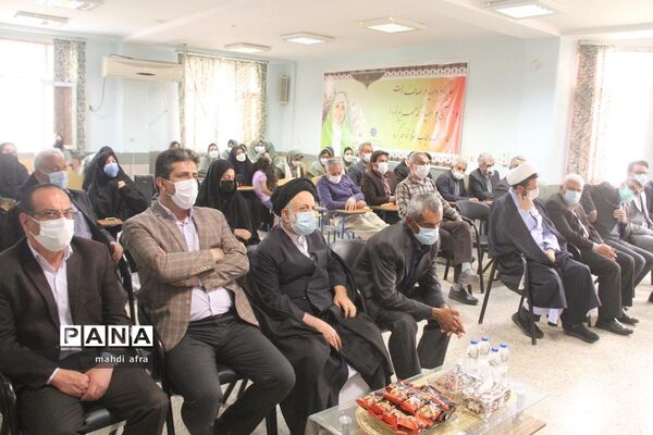 برگزاری یادواره شهدا در دبیرستان فرزانگان دکتر عادلی