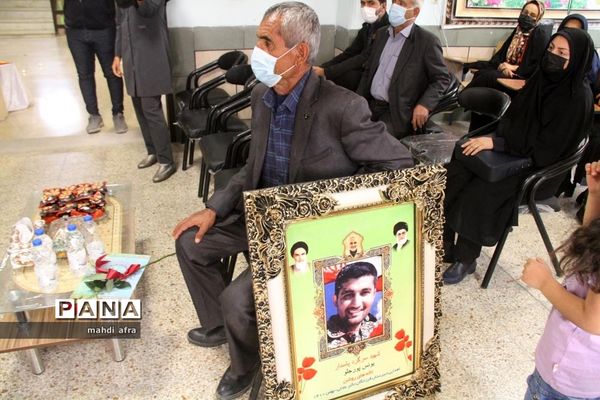 برگزاری یادواره شهدا در دبیرستان فرزانگان دکتر عادلی