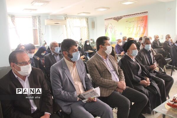 برگزاری یادواره شهدا در دبیرستان فرزانگان دکتر عادلی