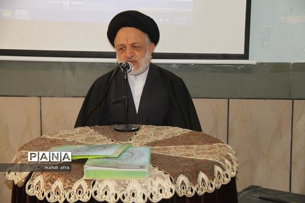 برگزاری یادواره شهدا در دبیرستان فرزانگان دکتر عادلی