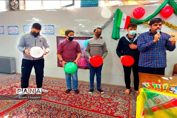 تقدیر از دانش‌آموزان برتر مسابقات قرآنی و درسی در دبیرستان شاهد محسنین منطقه ۱۴