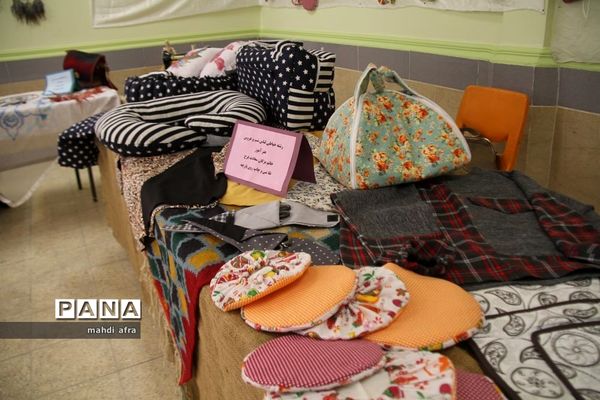 نمایشگاه خانواده ایرانی، تولیدات ایرانی در هنرستان فرزانگان شهرستان بهبهان