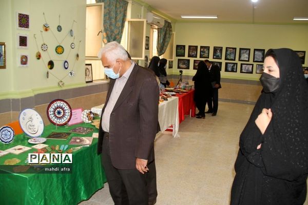نمایشگاه خانواده ایرانی، تولیدات ایرانی در هنرستان فرزانگان شهرستان بهبهان