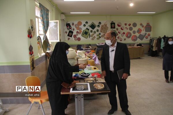 نمایشگاه خانواده ایرانی، تولیدات ایرانی در هنرستان فرزانگان شهرستان بهبهان