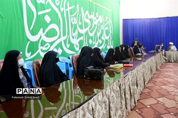 تقدیر امام جمعه شهرستان زابل از برگزیدگان جشنواره یاوران انقلاب