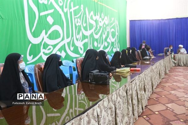تقدیر امام جمعه شهرستان زابل از برگزیدگان جشنواره یاوران انقلاب