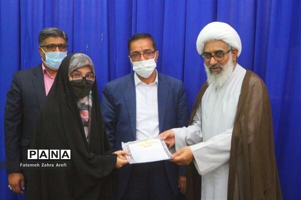 تقدیر امام جمعه شهرستان زابل از برگزیدگان جشنواره یاوران انقلاب