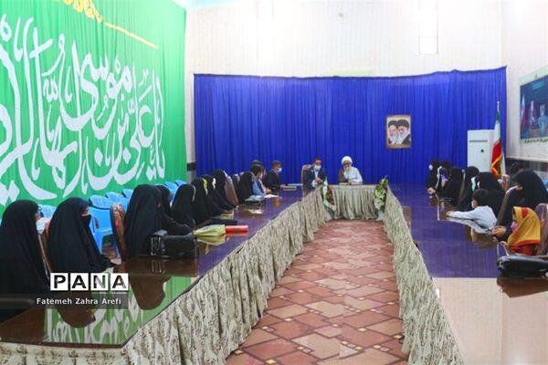 تقدیر امام جمعه شهرستان زابل از برگزیدگان جشنواره یاوران انقلاب