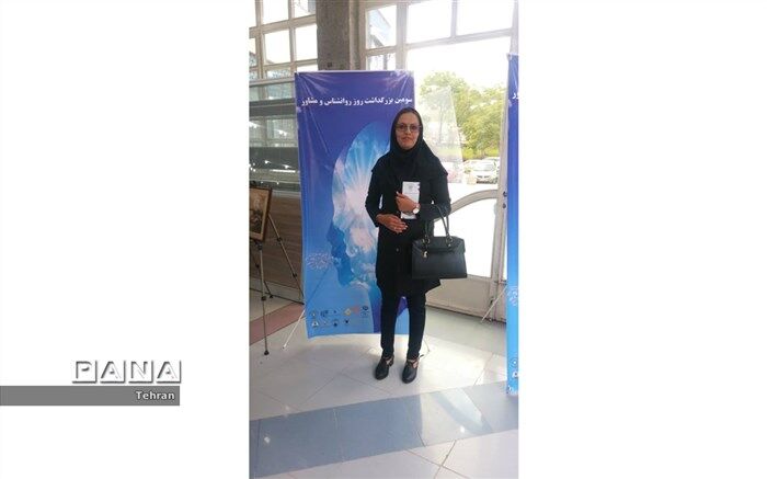 استفاده اجباری از رسانه‌های اجتماعی می‌تواند باعث ایجاد اختلال در کار، مدرسه و روابط شود