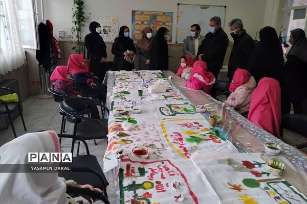 برگزاری نمایشگاه فرهنگی هنری در دبستان دخترانه نرگس پردیس