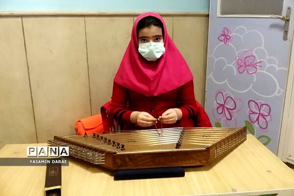 برگزاری نمایشگاه فرهنگی هنری در دبستان دخترانه نرگس پردیس