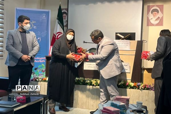 مراسم سپاس مربی در آموزش و پرورش رودهن