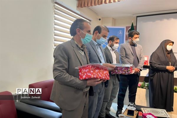 مراسم سپاس مربی در آموزش و پرورش رودهن