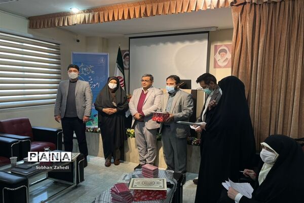 مراسم سپاس مربی در آموزش و پرورش رودهن