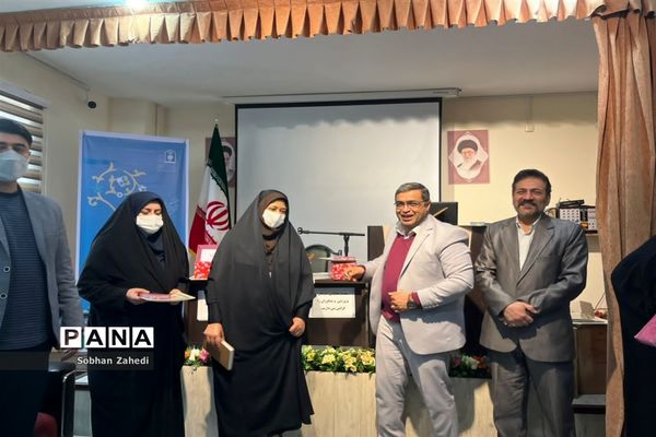 مراسم سپاس مربی در آموزش و پرورش رودهن