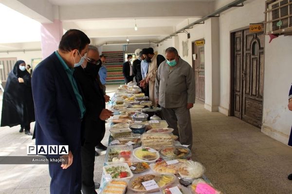 نمایشگاه آثار هنری دانش‌آموزان در بوشهر