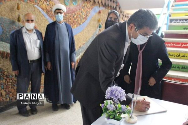 نمایشگاه آثار هنری دانش‌آموزان در بوشهر