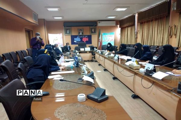 برگزاری مسابقات مناظره دانش‌آموزی در ناحیه 2 استان اصفهان